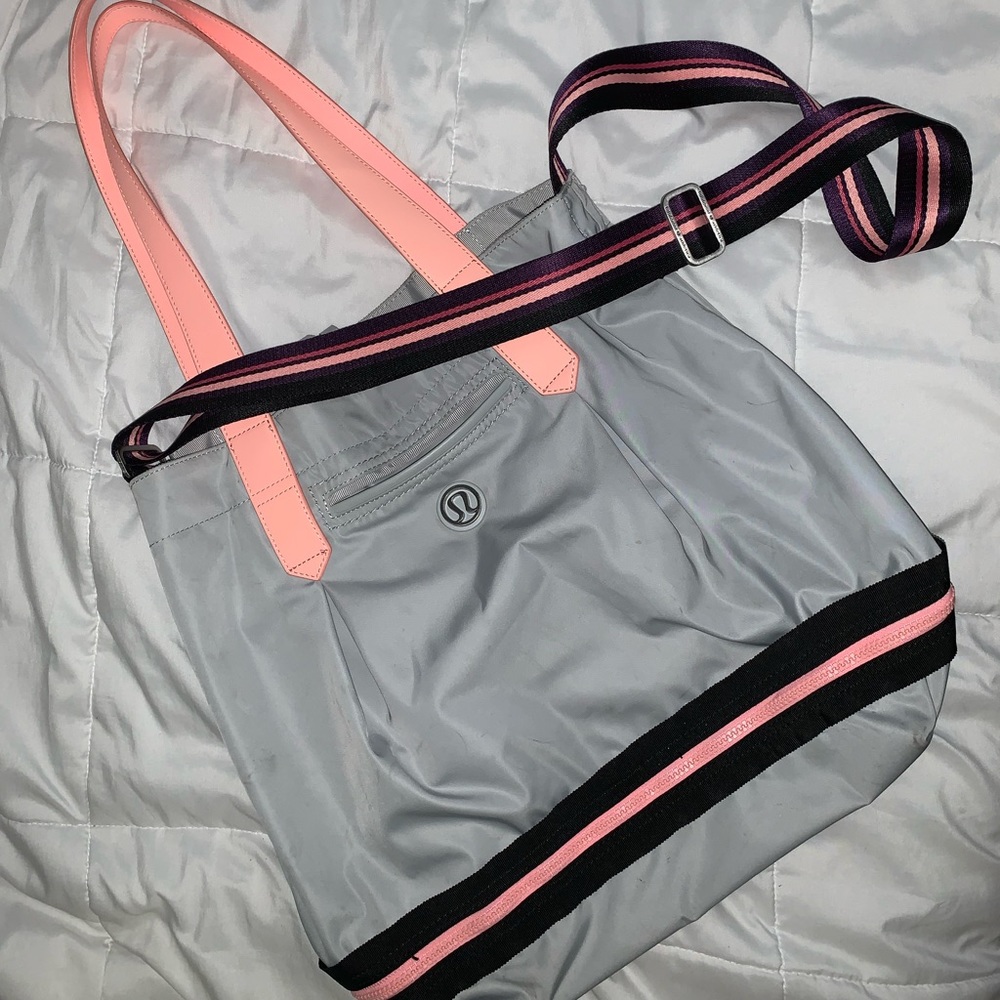 Lululemon tote
